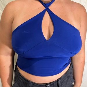 Halter tie top w/ keyhole